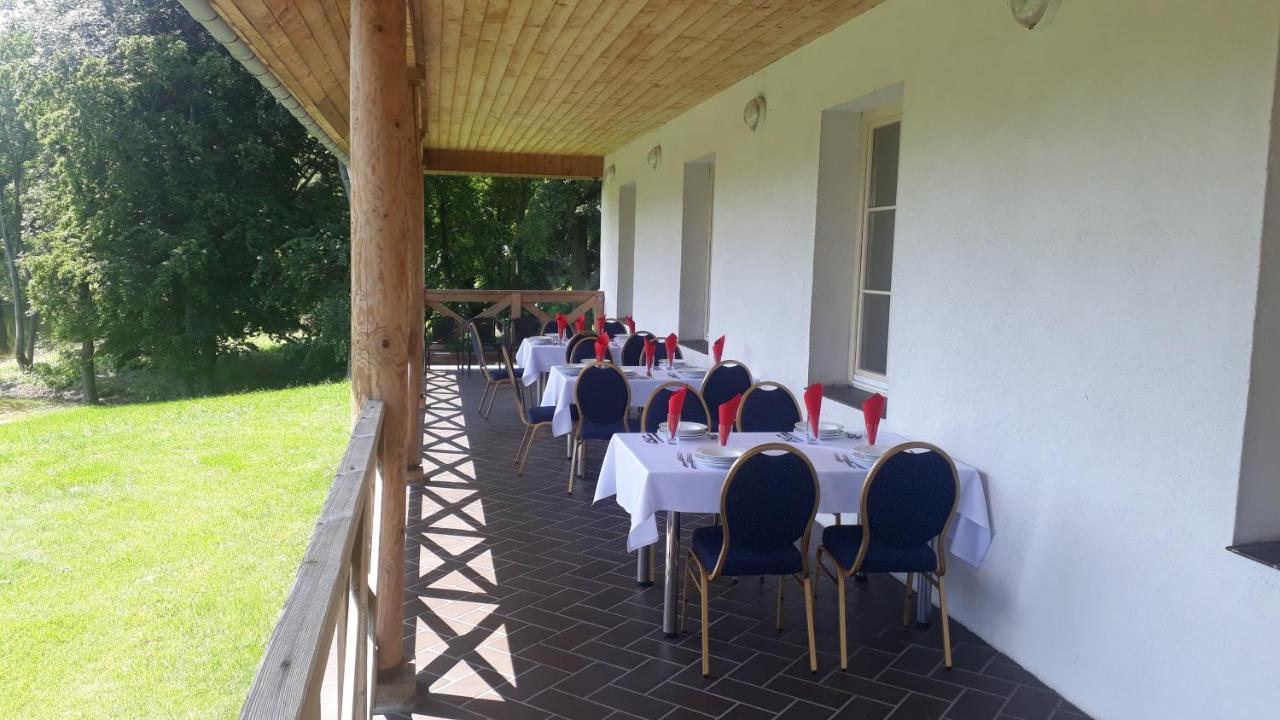 Bed and Breakfast Dwor Strzyzew Zelazowa Wola Exterior foto