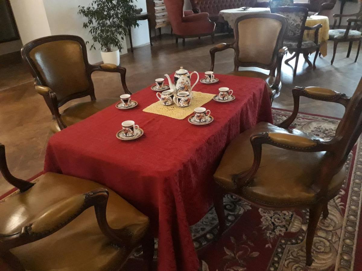Bed and Breakfast Dwor Strzyzew Zelazowa Wola Exterior foto