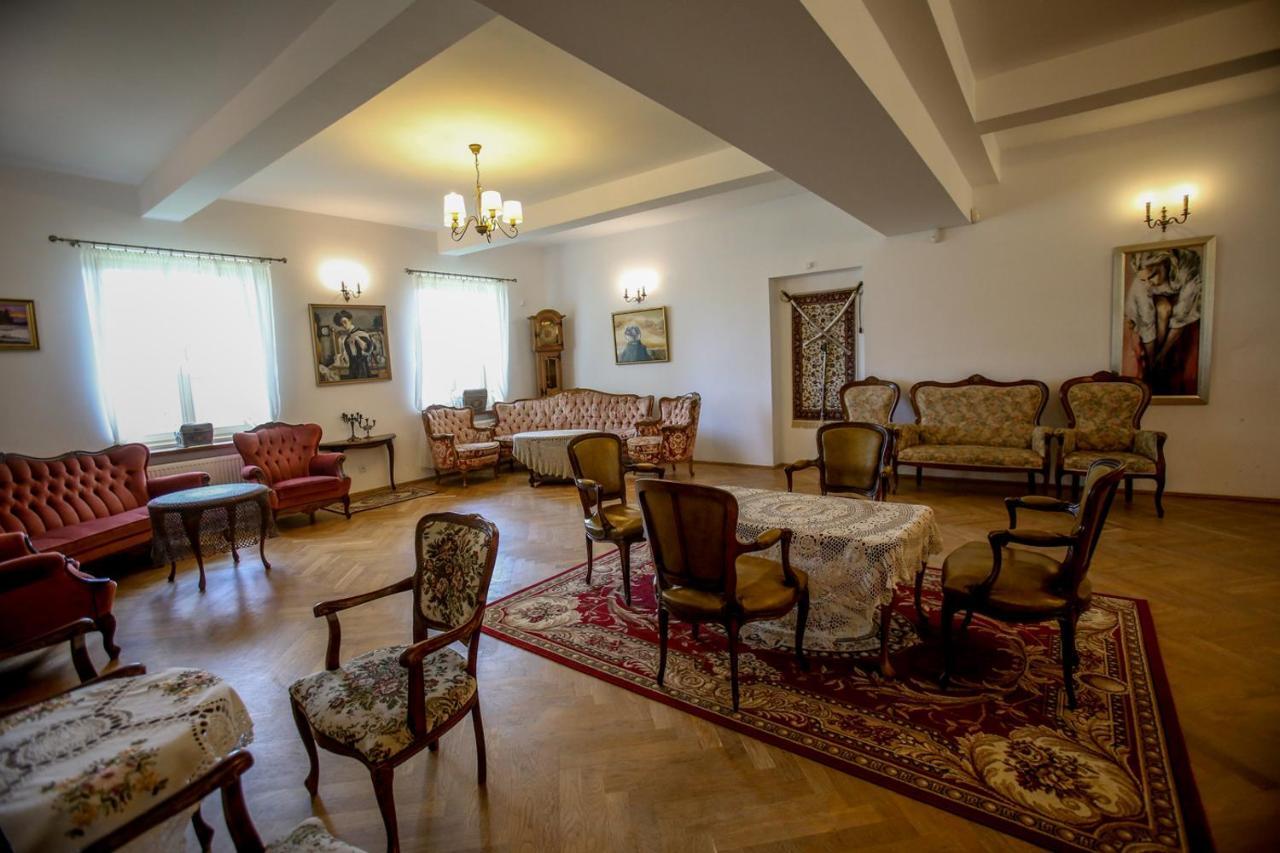 Bed and Breakfast Dwor Strzyzew Zelazowa Wola Exterior foto