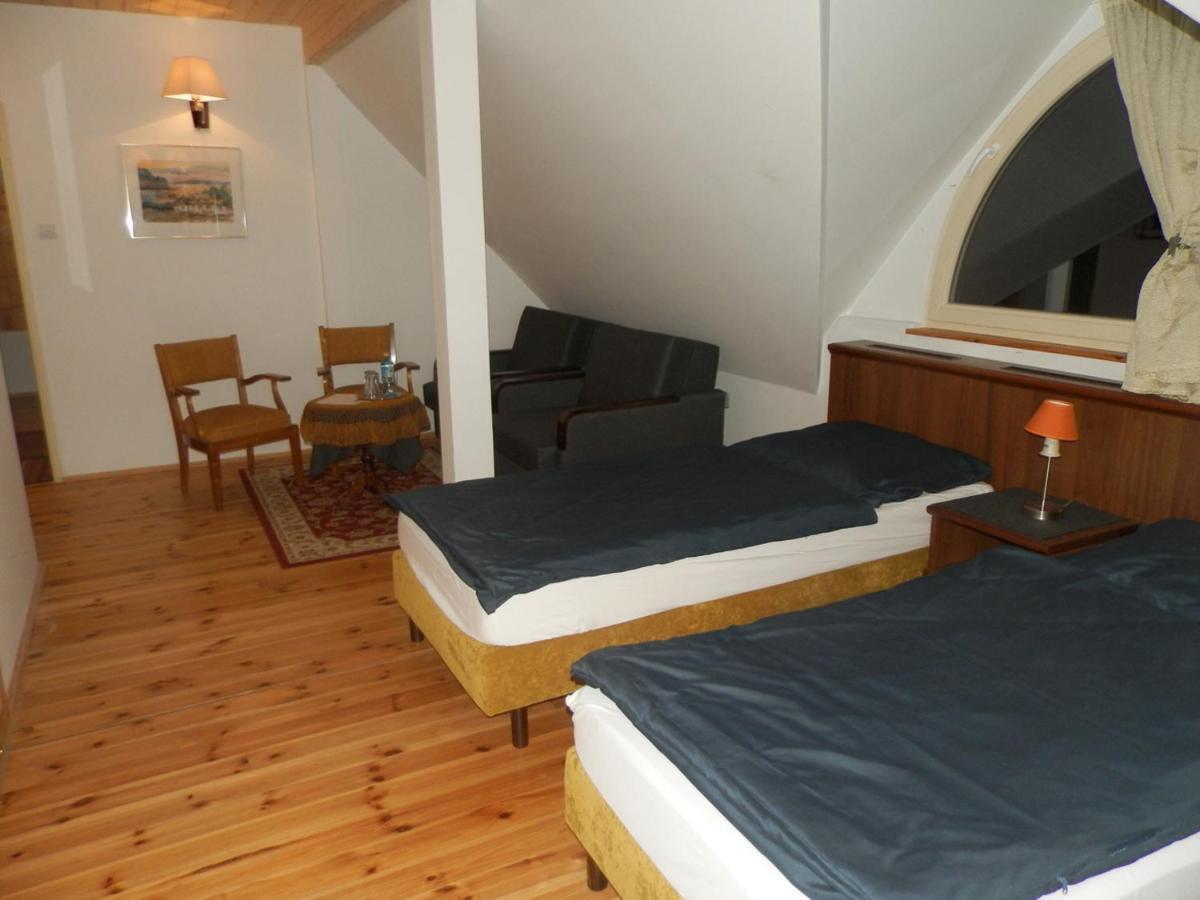 Bed and Breakfast Dwor Strzyzew Zelazowa Wola Exterior foto