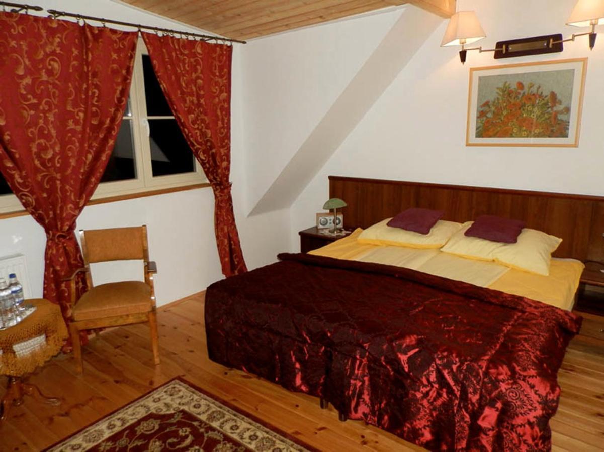 Bed and Breakfast Dwor Strzyzew Zelazowa Wola Exterior foto